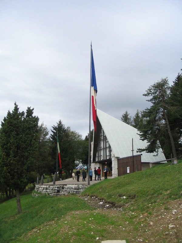 gra La chiesetta sul Monte Tomba